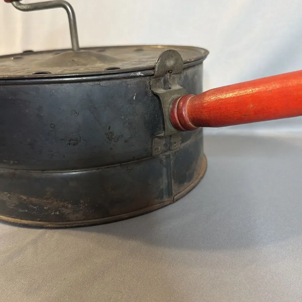 Vintage E-Z Corn Popper Pan with Lid Metal Red Wood Handle Primitive Rustic